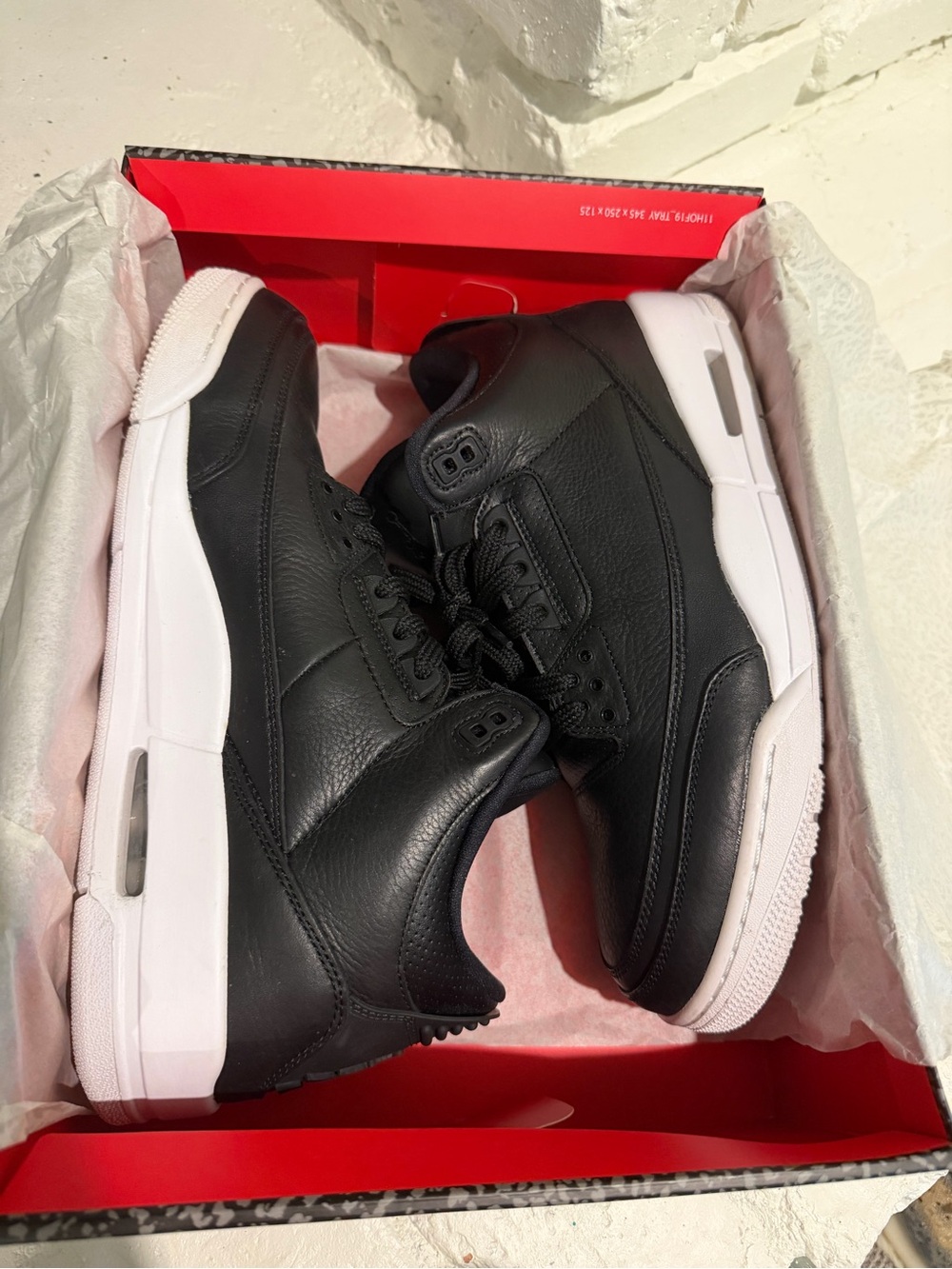 Air Jordan 3 Retro - size 11
